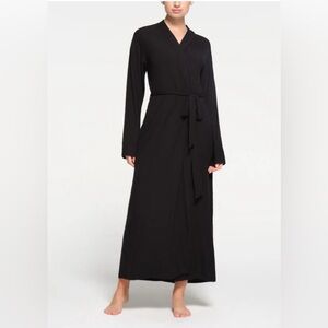 SKIMS soft lounge robe in Onyx